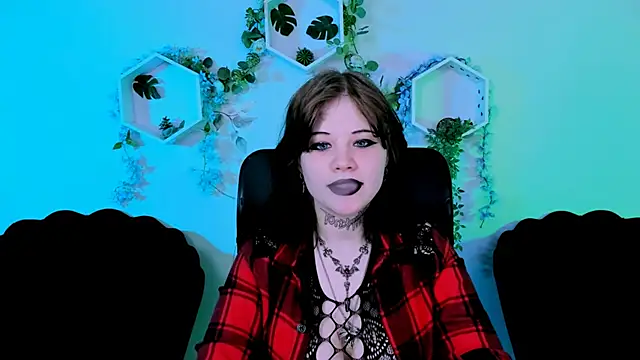 nikki kiss  online show from 06/15/26, 08:27