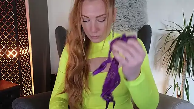 Sharon Red online show from 10/31/25, 11:33