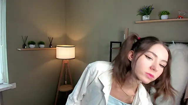 Peaches Peaches online show from 05/02/26, 09:36