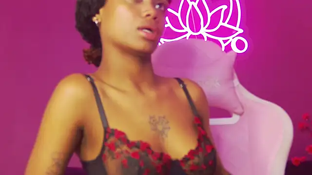 Spicy Cinammon online show from 04/21/26, 01:42