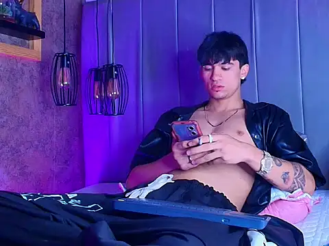 The BossCrown online show from 04/26/26, 03:48
