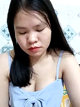 Snapshot of Seraphinahh chatting on 05/10/26, 03:28 Seraphinahh online show from 05/10/26, 03:28