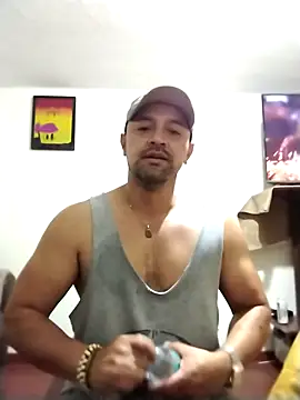 AlejoMoretti online show from 04/30/26, 11:09