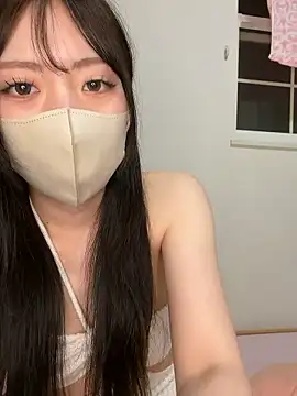 Snapshot of seira6666 chatting on 05/20/26, 12:11 seira6666 online show from 05/20/26, 12:11