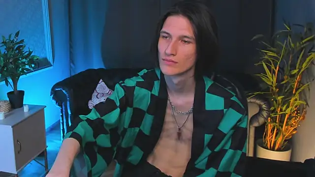 Snapshot of Klaude_Jam chatting on 04/13/26, 06:24 Klaude Jam online show from 04/13/26, 06:24