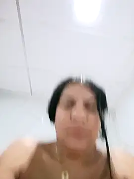 Snapshot of Valentinamorena chatting on 04/13/26, 08:58 Valentinamorena online show from 04/13/26, 08:58