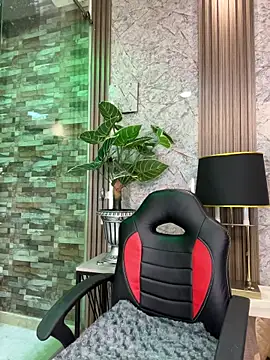Snapshot of evelyn_hills chatting on 05/25/26, 03:07 evelyn hills online show from 05/25/26, 03:07