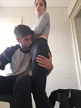 catsqueens online show from 04/15/26, 05:53