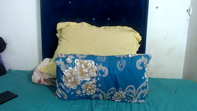 NAUGHTYNATASHAXX34 online show from 05/26/26, 12:12