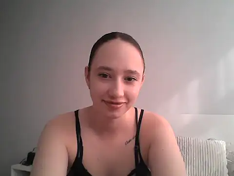 Snapshot of DarkMirel chatting on 04/23/26, 01:57 DarkMirel online show from 04/23/26, 01:57