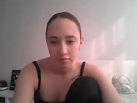 Snapshot of DarkMirel chatting on 04/27/26, 02:04 DarkMirel online show from 04/27/26, 02:04