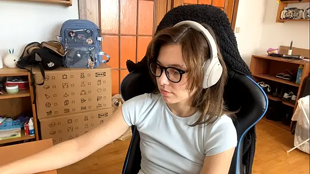 PillowPeachX online show from 04/25/26, 11:24