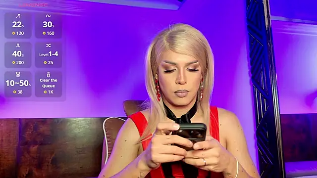 Snapshot of emma_dragon chatting on 04/29/26, 11:00 emma dragon online show from 04/29/26, 11:00