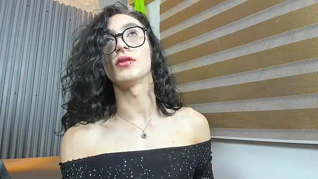 Snapshot of Shammy_rosse chatting on 05/21/26, 01:23 Shammy rosse online show from 05/21/26, 01:23