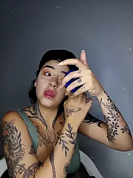 AteneaRockstar04 online show from 04/14/26, 07:42