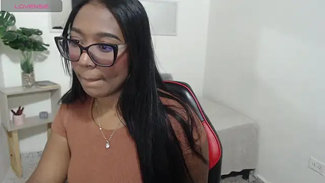 Chell Ivy online show from 04/20/26, 02:09