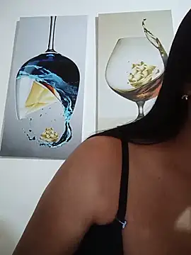 Silvana2927 online show from 05/13/26, 05:05