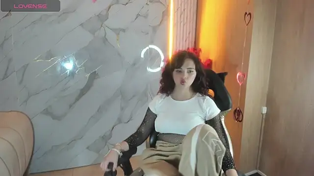 Snapshot of Cherry_tf chatting on 04/14/26, 04:07 Cherry tf online show from 04/14/26, 04:07