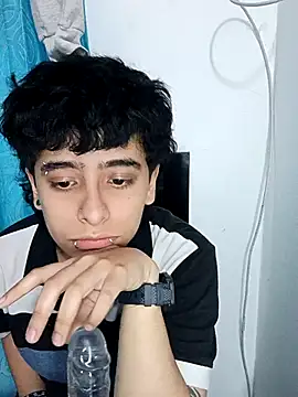 LatinHeatX22 online show from 05/01/26, 02:05