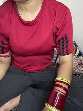 Snapshot of Cute_maari chatting on 04/25/26, 05:10 Cute maari online show from 04/25/26, 05:10
