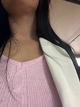 MeganFoxiyyy online show from 04/17/26, 03:42