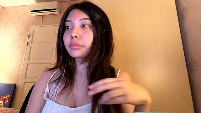 MinnaHannaman online show from 04/17/26, 04:48