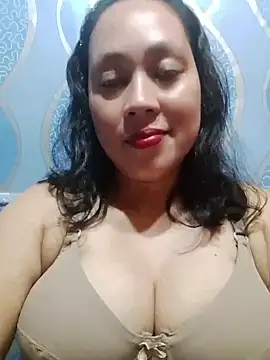 Snapshot of sweet_bobs chatting on 04/14/26, 01:28 sweet bobs online show from 04/14/26, 01:28