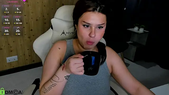 nicolewoss online show from 06/16/26, 03:20