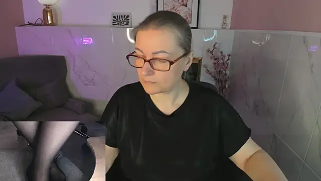 Snapshot of Alexandra_Kind chatting on 04/26/26, 08:50 Alexandra Kind online show from 04/26/26, 08:50