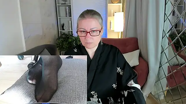 Snapshot of Alexandra_Kind chatting on 05/05/26, 01:52 Alexandra Kind online show from 05/05/26, 01:52