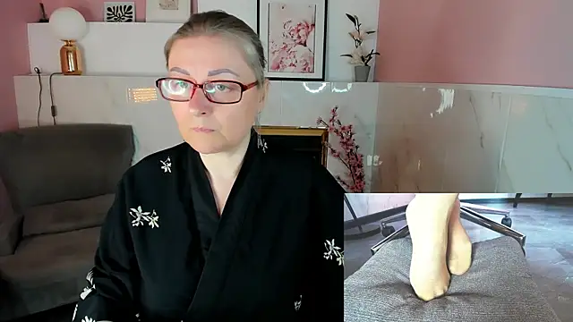 Snapshot of Alexandra_Kind chatting on 05/19/26, 01:50 Alexandra Kind online show from 05/19/26, 01:50