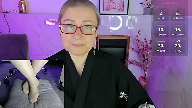 Snapshot of Alexandra_Kind chatting on 05/29/26, 01:31 Alexandra Kind online show from 05/29/26, 01:31