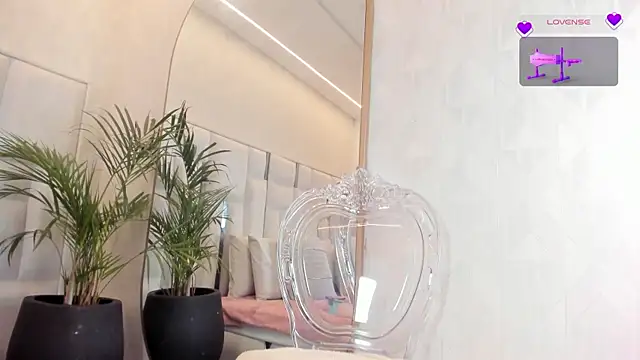imnikaa  online show from 05/12/26, 01:08