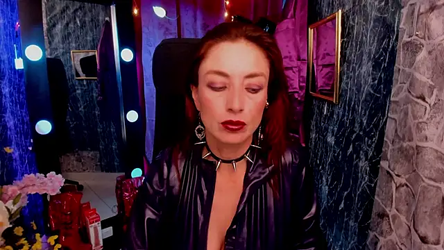 Queenscarlettsecret online show from 04/25/26, 07:55