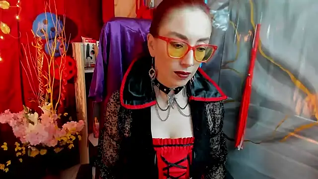 Snapshot of Queenscarlettsecret chatting on 07/13/26, 12:52 Queenscarlettsecret online show from 07/13/26, 12:52