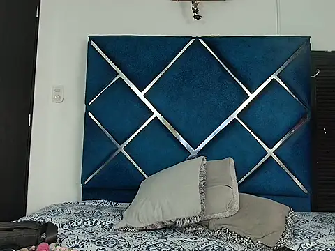 Snapshot of EdwinBoys chatting on 04/16/26, 01:01 EdwinBoys online show from 04/16/26, 01:01