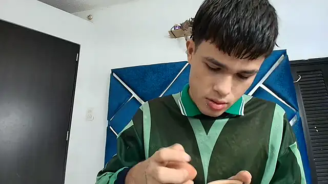 EdwinBoys online show from 06/10/26, 01:43