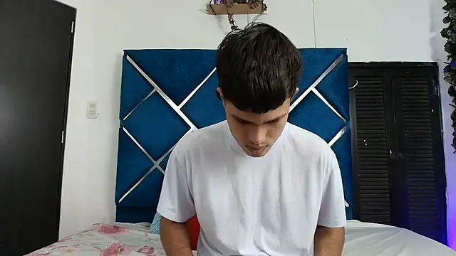 EdwinBoys online show from 06/11/26, 01:20