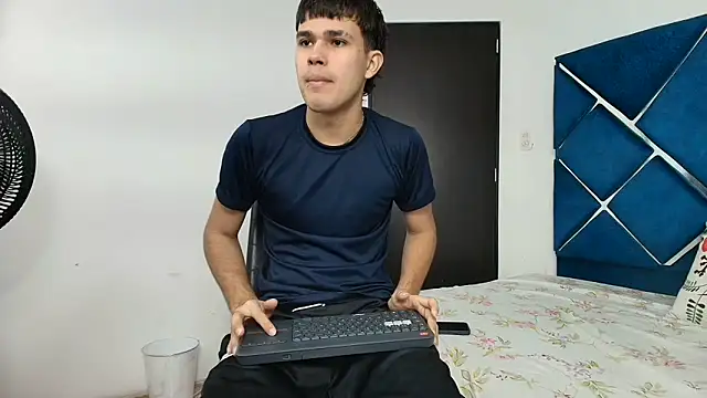 EdwinBoys online show from 06/12/26, 01:10