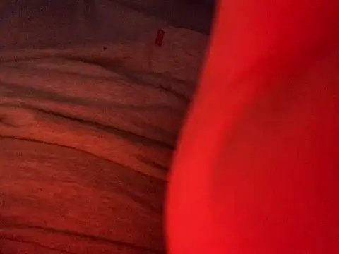 EffefferRm00 online show from 04/15/26, 09:37