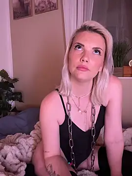 CuteMayaa online show from 04/15/26, 07:58