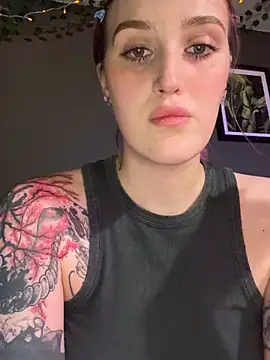 PollyAsh online show from 04/21/26, 10:23