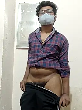 Snapshot of hot_boy995 chatting on 05/07/26, 06:13 hot boy995 online show from 05/07/26, 06:13