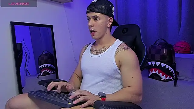 Snapshot of ASHTON_HILS chatting on 07/11/26, 04:59 ASHTON HILS online show from 07/11/26, 04:59