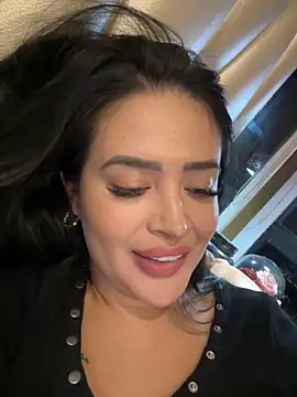 Snapshot of Sara_fun chatting on 01/15/25, 04:32 Sara fun online show from 01/15/25, 04:32