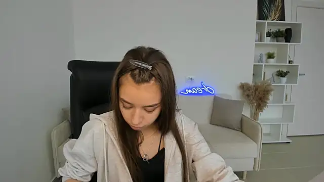 BrunaLinklater online show from 04/18/26, 11:36