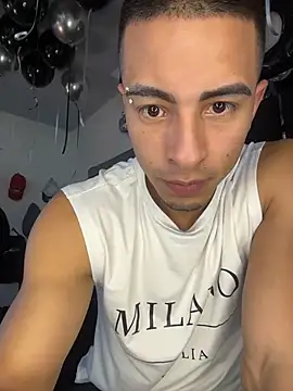 Snapshot of willclayy chatting on 07/15/26, 12:32 willclayy online show from 07/15/26, 12:32