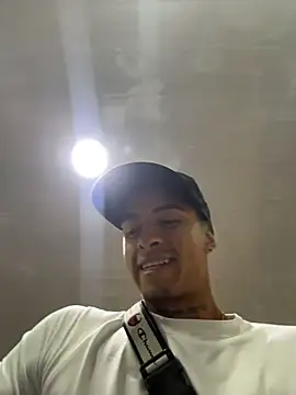 Snapshot of willclayy chatting on 07/18/26, 11:58 willclayy online show from 07/18/26, 11:58