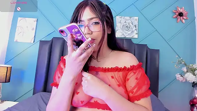 Snapshot of MiluVegaa_ chatting on 04/25/26, 11:57 MiluVegaa online show from 04/25/26, 11:57