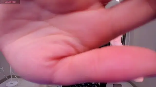 Snapshot of PaulineSanz chatting on 05/16/26, 07:23 PaulineSanz online show from 05/16/26, 07:23